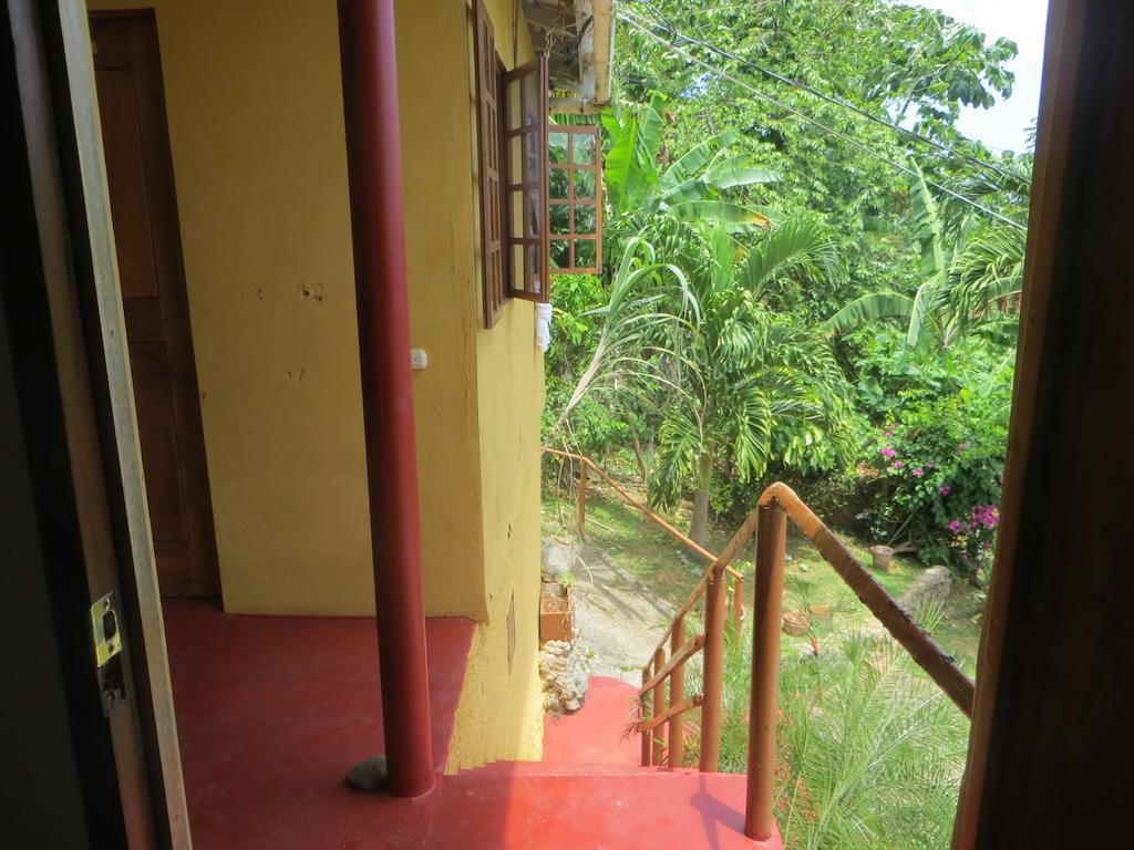 La Familia Guest House And Natural Farm Port Antonio Eksteriør billede